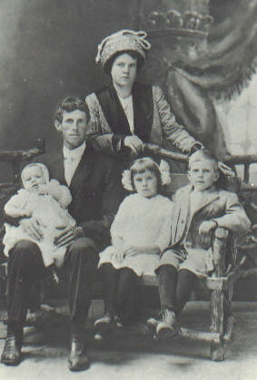 Carl and Nellie Kreischer and their children